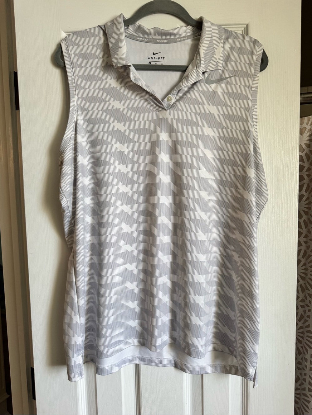 Nike Golf Sleeveless Dri-FIT Polo Top - Light Gray & White